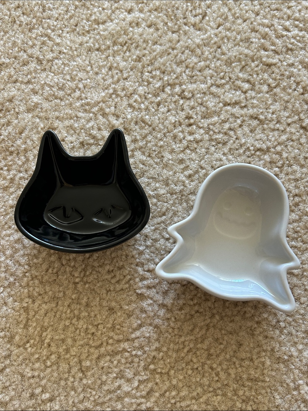 Le Creuset Halloween Black Cat and White Ghost Small Ceramic Dishes